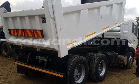 Acheter Occasion Utilitaire Nissan UD Blanc à Limulunga, Occidental Acheter Occasion Utilitaire Nissan UD Blanc à Limulunga, Occidental