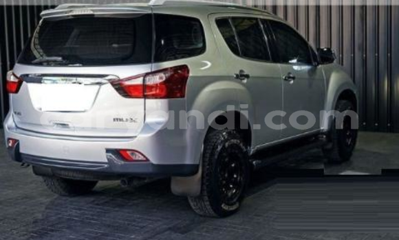 Tenga Imported Isuzu MU-X Zvimwe Mota in Livingstone in Zambia Tenga Imported Isuzu MU-X Zvimwe Mota in Livingstone in Zambia