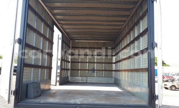 Acheter Occasion Utilitaire Nissan UD Blanc à Chingola, Zambie Acheter Occasion Utilitaire Nissan UD Blanc à Chingola, Zambie