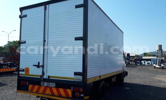 Acheter Occasion Utilitaire Nissan UD Blanc à Chingola, Zambie Acheter Occasion Utilitaire Nissan UD Blanc à Chingola, Zambie