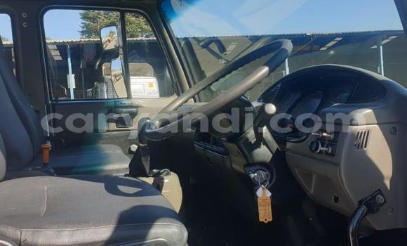 Acheter Occasion Utilitaire Nissan UD Blanc à Chingola, Zambie Acheter Occasion Utilitaire Nissan UD Blanc à Chingola, Zambie