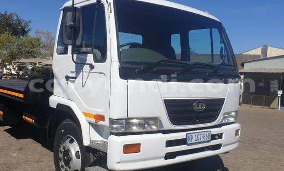 Acheter Occasion Utilitaire Nissan UD Blanc à Chingola, Zambie Acheter Occasion Utilitaire Nissan UD Blanc à Chingola, Zambie