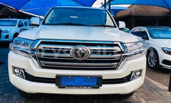 Acheter Occasion Voiture Toyota Land Cruiser Blanc à Lusaka, Zambie Acheter Occasion Voiture Toyota Land Cruiser Blanc à Lusaka, Zambie