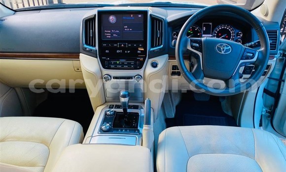 Acheter Occasion Voiture Toyota Land Cruiser Blanc à Lusaka, Zambie Acheter Occasion Voiture Toyota Land Cruiser Blanc à Lusaka, Zambie