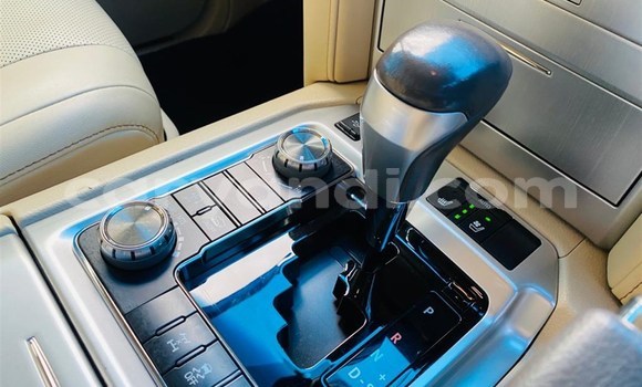 Acheter Occasion Voiture Toyota Land Cruiser Blanc à Lusaka, Zambie Acheter Occasion Voiture Toyota Land Cruiser Blanc à Lusaka, Zambie