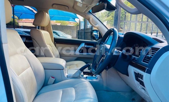 Acheter Occasion Voiture Toyota Land Cruiser Blanc à Lusaka, Zambie Acheter Occasion Voiture Toyota Land Cruiser Blanc à Lusaka, Zambie