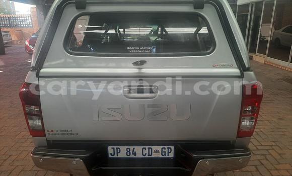 Acheter Occasion Voiture Isuzu KB Gris à Chingola, Zambie Acheter Occasion Voiture Isuzu KB Gris à Chingola, Zambie