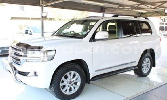 Acheter Occasion Voiture Toyota Land Cruiser Blanc à Lusaka, Zambie Acheter Occasion Voiture Toyota Land Cruiser Blanc à Lusaka, Zambie