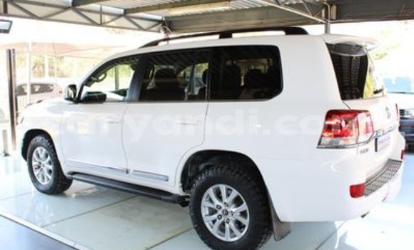 Acheter Occasion Voiture Toyota Land Cruiser Blanc à Lusaka, Zambie Acheter Occasion Voiture Toyota Land Cruiser Blanc à Lusaka, Zambie