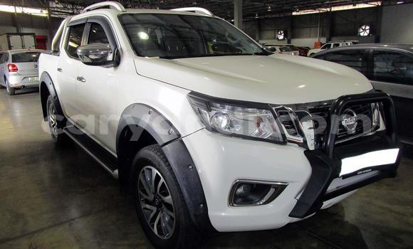 Acheter Occasion Voiture Nissan Navara Blanc à Chingola, Zambie