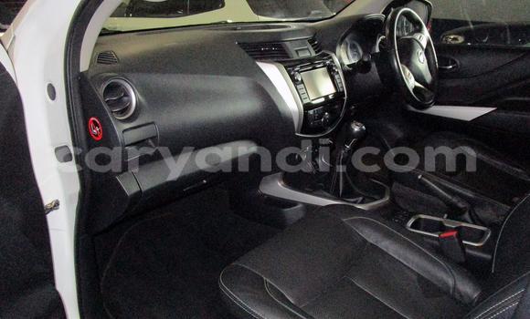 Acheter Occasion Voiture Nissan Navara Blanc à Chingola, Zambie Acheter Occasion Voiture Nissan Navara Blanc à Chingola, Zambie