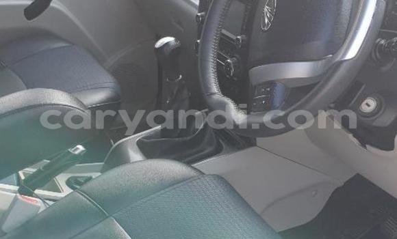 Acheter Occasion Voiture Mahindra Scorpio Blanc à Chingola, Zambie Acheter Occasion Voiture Mahindra Scorpio Blanc à Chingola, Zambie