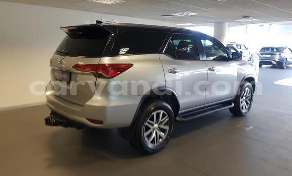 Tenga Tsaru Toyota Fortuner Zvimwe Mota in Livingstone in Zambia Tenga Tsaru Toyota Fortuner Zvimwe Mota in Livingstone in Zambia