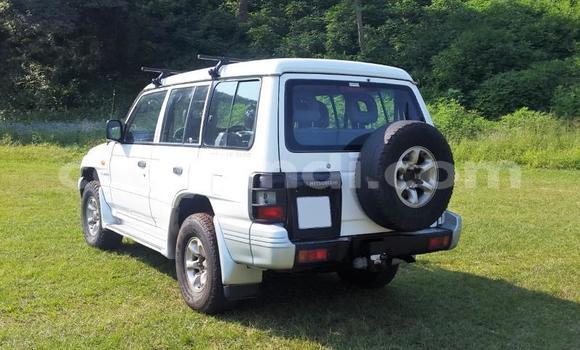 Buy Used Mitsubishi Pajero White Car in Chingola in Zambia Buy Used Mitsubishi Pajero White Car in Chingola in Zambia