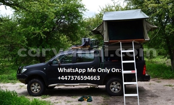 Nunua Ilio tumika Toyota Hilux Nyeusi Gari ndani ya Lusaka nchini Zambia