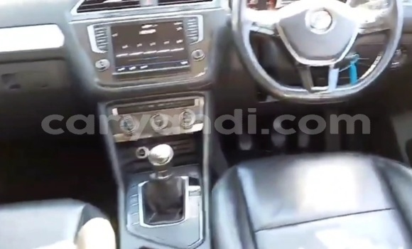 Acheter Occasion Voiture Volkswagen Tiguan Blanc à Zambèze, Nord-Ouest Acheter Occasion Voiture Volkswagen Tiguan Blanc à Zambèze, Nord-Ouest