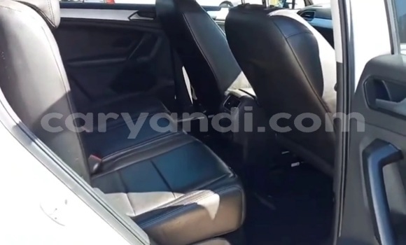 Acheter Occasion Voiture Volkswagen Tiguan Blanc à Zambèze, Nord-Ouest Acheter Occasion Voiture Volkswagen Tiguan Blanc à Zambèze, Nord-Ouest