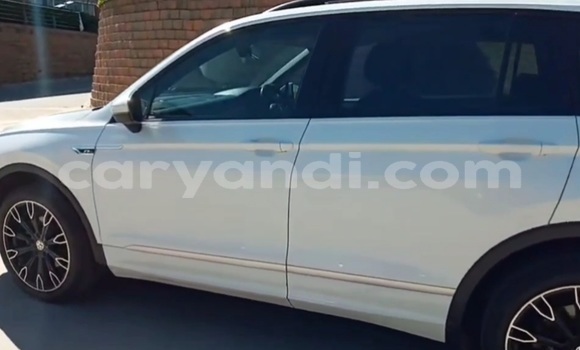 Acheter Occasion Voiture Volkswagen Tiguan Blanc à Zambèze, Nord-Ouest Acheter Occasion Voiture Volkswagen Tiguan Blanc à Zambèze, Nord-Ouest