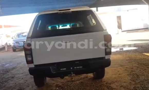 Acheter Occasion Voiture Isuzu KB Blanc à Kalengwa, Nord-Ouest Acheter Occasion Voiture Isuzu KB Blanc à Kalengwa, Nord-Ouest