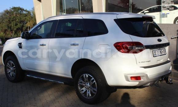 Buy Used Ford Everest White Car in Chingola in Zambia Buy Used Ford Everest White Car in Chingola in Zambia