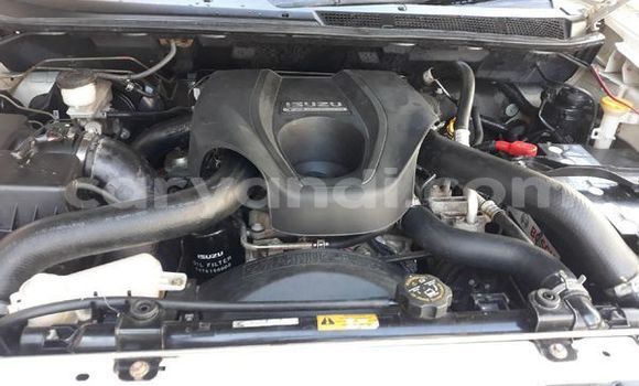 Acheter Occasion Voiture Isuzu KB Blanc à Lusaka, Zambie Acheter Occasion Voiture Isuzu KB Blanc à Lusaka, Zambie