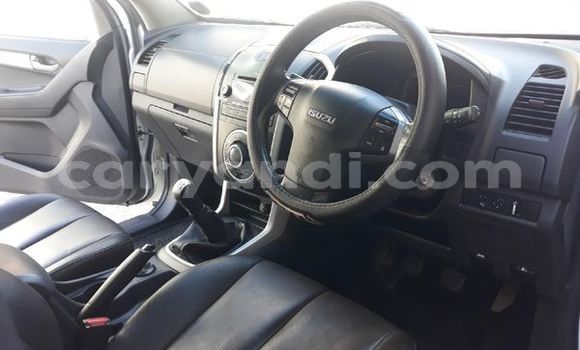 Acheter Occasion Voiture Isuzu KB Blanc à Lusaka, Zambie Acheter Occasion Voiture Isuzu KB Blanc à Lusaka, Zambie
