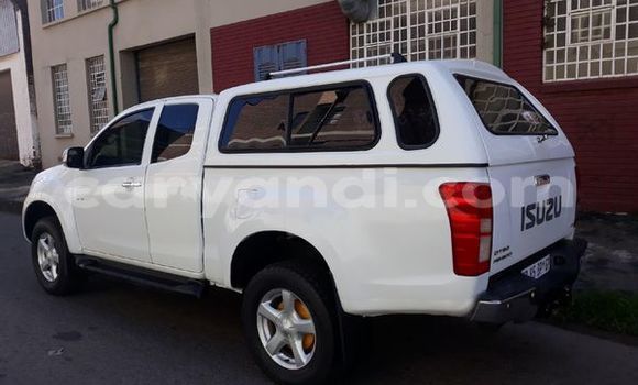 Acheter Occasion Voiture Isuzu KB Blanc à Lusaka, Zambie Acheter Occasion Voiture Isuzu KB Blanc à Lusaka, Zambie