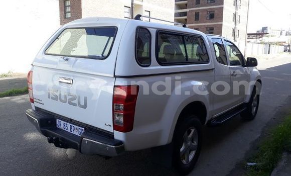 Acheter Occasion Voiture Isuzu KB Blanc à Lusaka, Zambie Acheter Occasion Voiture Isuzu KB Blanc à Lusaka, Zambie