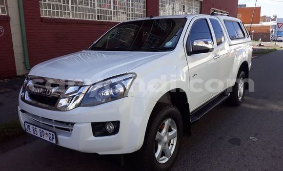 Acheter Occasion Voiture Isuzu KB Blanc à Lusaka, Zambie Acheter Occasion Voiture Isuzu KB Blanc à Lusaka, Zambie