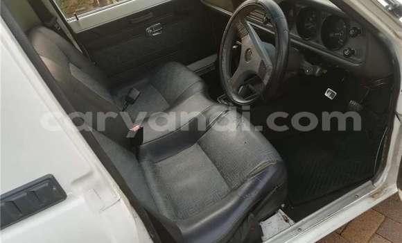 Acheter Occasion Voiture Nissan Cherry Blanc à Livingstone, Zambie Acheter Occasion Voiture Nissan Cherry Blanc à Livingstone, Zambie