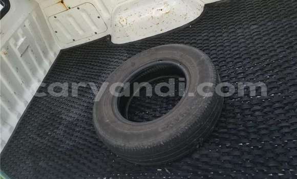 Acheter Occasion Voiture Nissan Cherry Blanc à Livingstone, Zambie Acheter Occasion Voiture Nissan Cherry Blanc à Livingstone, Zambie