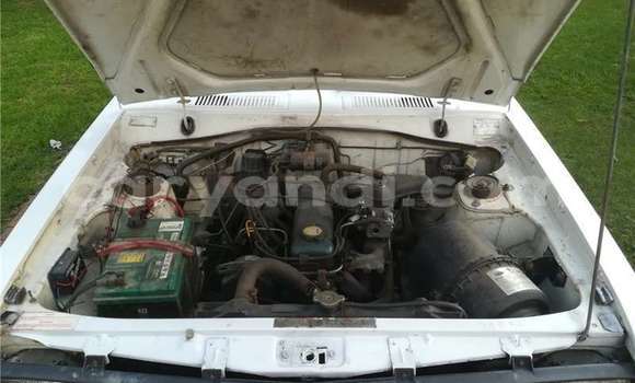 Acheter Occasion Voiture Nissan Cherry Blanc à Livingstone, Zambie Acheter Occasion Voiture Nissan Cherry Blanc à Livingstone, Zambie