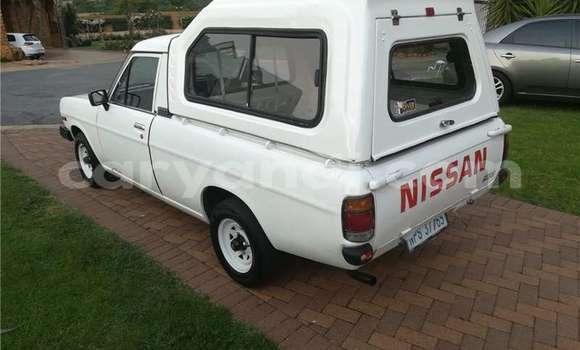 Acheter Occasion Voiture Nissan Cherry Blanc à Livingstone, Zambie Acheter Occasion Voiture Nissan Cherry Blanc à Livingstone, Zambie