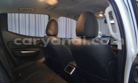 Buy Used Mitsubishi Triton White Car in Kansanshi in North-Western