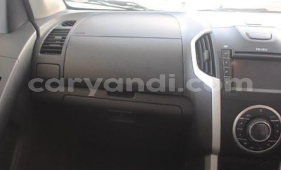 Acheter Occasion Voiture Isuzu D–MAX Blanc à Samfya, Luapala Acheter Occasion Voiture Isuzu D–MAX Blanc à Samfya, Luapala