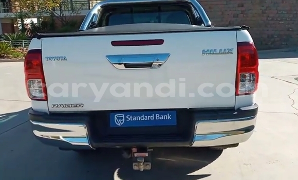 Acheter Occasion Voiture Toyota Hilux Blanc à Chingola, Zambie Acheter Occasion Voiture Toyota Hilux Blanc à Chingola, Zambie