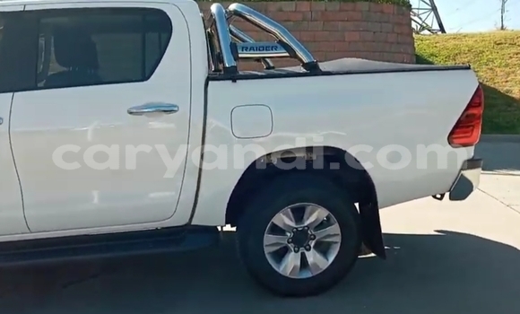 Acheter Occasion Voiture Toyota Hilux Blanc à Chingola, Zambie Acheter Occasion Voiture Toyota Hilux Blanc à Chingola, Zambie