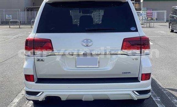 Buy Import Toyota Land Cruiser White Car in Livingstone in Zambia Buy Import Toyota Land Cruiser White Car in Livingstone in Zambia