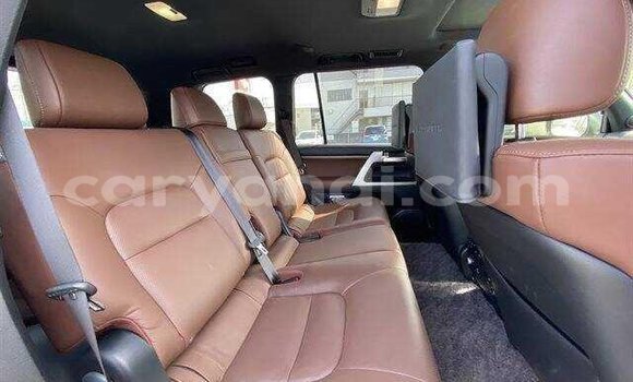 Buy Import Toyota Land Cruiser White Car in Livingstone in Zambia Buy Import Toyota Land Cruiser White Car in Livingstone in Zambia