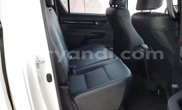 Acheter Occasion Voiture Toyota Hilux Blanc à Chingola, Zambie Acheter Occasion Voiture Toyota Hilux Blanc à Chingola, Zambie
