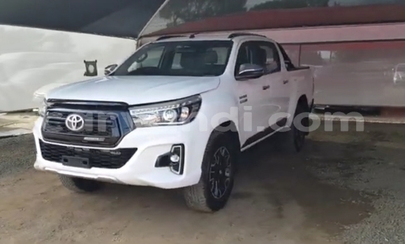 Acheter Occasion Voiture Toyota Hilux Blanc à Chingola, Zambie Acheter Occasion Voiture Toyota Hilux Blanc à Chingola, Zambie