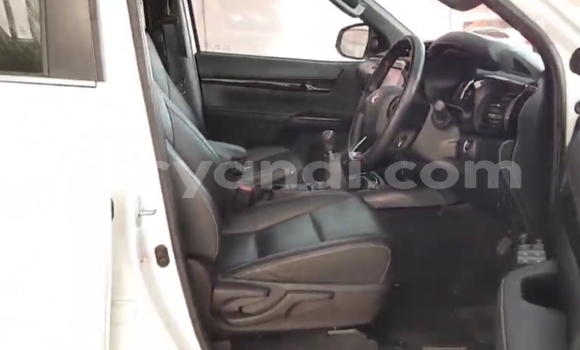Acheter Occasion Voiture Toyota Hilux Blanc à Chingola, Zambie Acheter Occasion Voiture Toyota Hilux Blanc à Chingola, Zambie