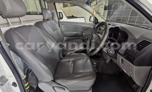 Acheter Occasion Voiture Toyota Hilux Blanc à Lusaka, Zambie Acheter Occasion Voiture Toyota Hilux Blanc à Lusaka, Zambie