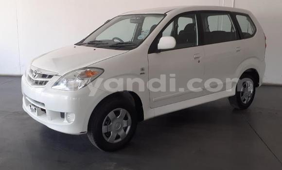 Acheter Occasion Voiture Toyota Avanza Blanc à Lusaka, Zambie
