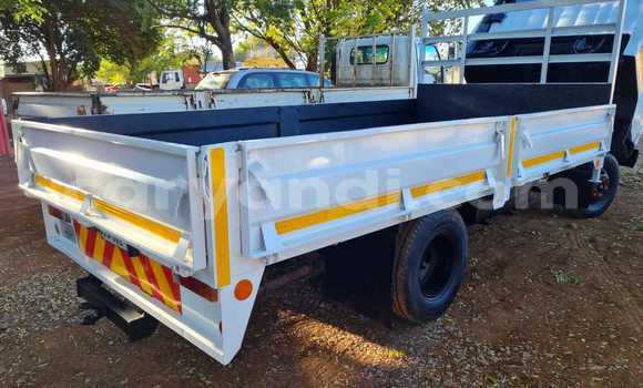 Tenga Tsaru Toyota Dyna Chena Rori in Livingstone in Zambia Tenga Tsaru Toyota Dyna Chena Rori in Livingstone in Zambia