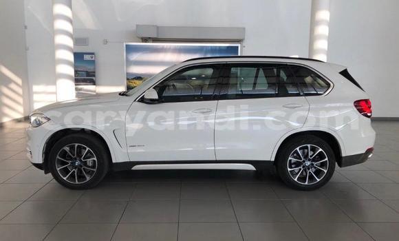 Nunua Ilio tumika BMW X5 Nyeupe Gari ndani ya Lusaka nchini Zambia Nunua Ilio tumika BMW X5 Nyeupe Gari ndani ya Lusaka nchini Zambia