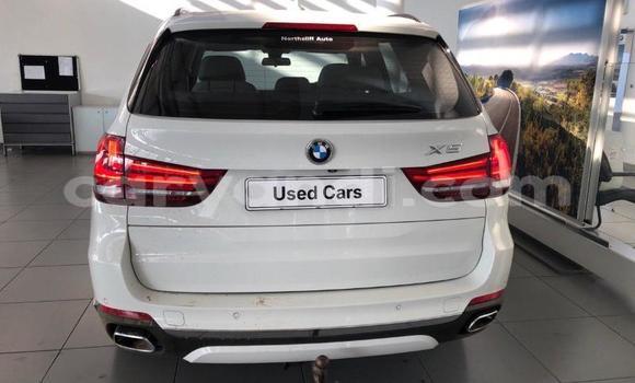 Nunua Ilio tumika BMW X5 Nyeupe Gari ndani ya Lusaka nchini Zambia Nunua Ilio tumika BMW X5 Nyeupe Gari ndani ya Lusaka nchini Zambia