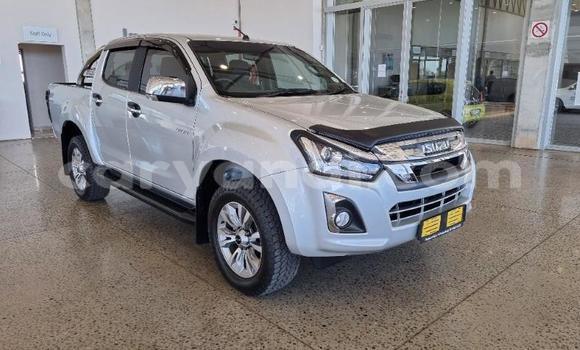 Buy Used Isuzu D–MAX Silver Car in Lusaka in Zambia Buy Used Isuzu D–MAX Silver Car in Lusaka in Zambia