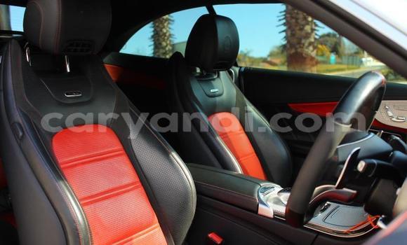 Nunua Ilio tumika Mercedes-Benz C-Classe Nyeupe Gari ndani ya Chama nchini Kusini Nunua Ilio tumika Mercedes-Benz C-Classe Nyeupe Gari ndani ya Chama nchini Kusini