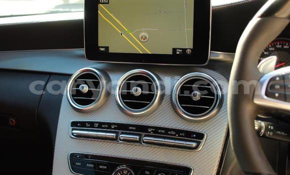 Nunua Ilio tumika Mercedes-Benz C-Classe Nyeupe Gari ndani ya Chama nchini Kusini Nunua Ilio tumika Mercedes-Benz C-Classe Nyeupe Gari ndani ya Chama nchini Kusini